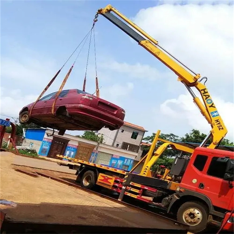 招远吊车吊汽车的正确方法